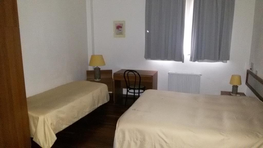 Hotel Cristallo Assergi Cameră foto