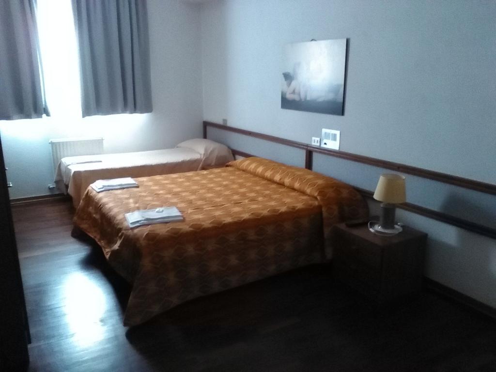 Hotel Cristallo Assergi Cameră foto